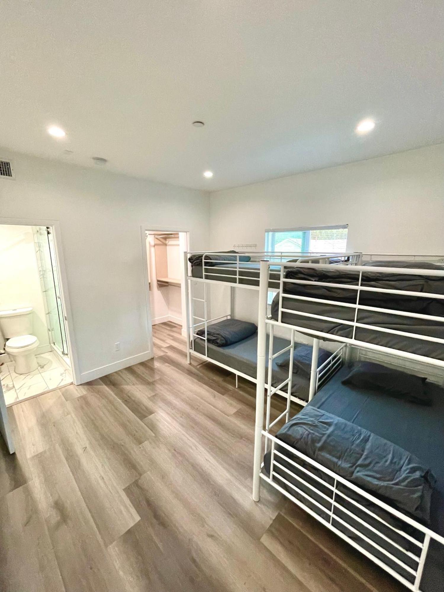 Modern Hostel Лос Анджелис Екстериор снимка